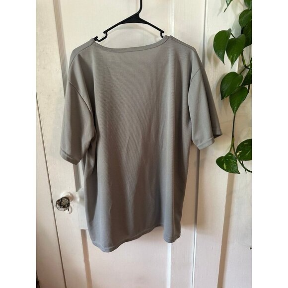 Men’s size large Gray T-shirt - Picture 6 of 7
